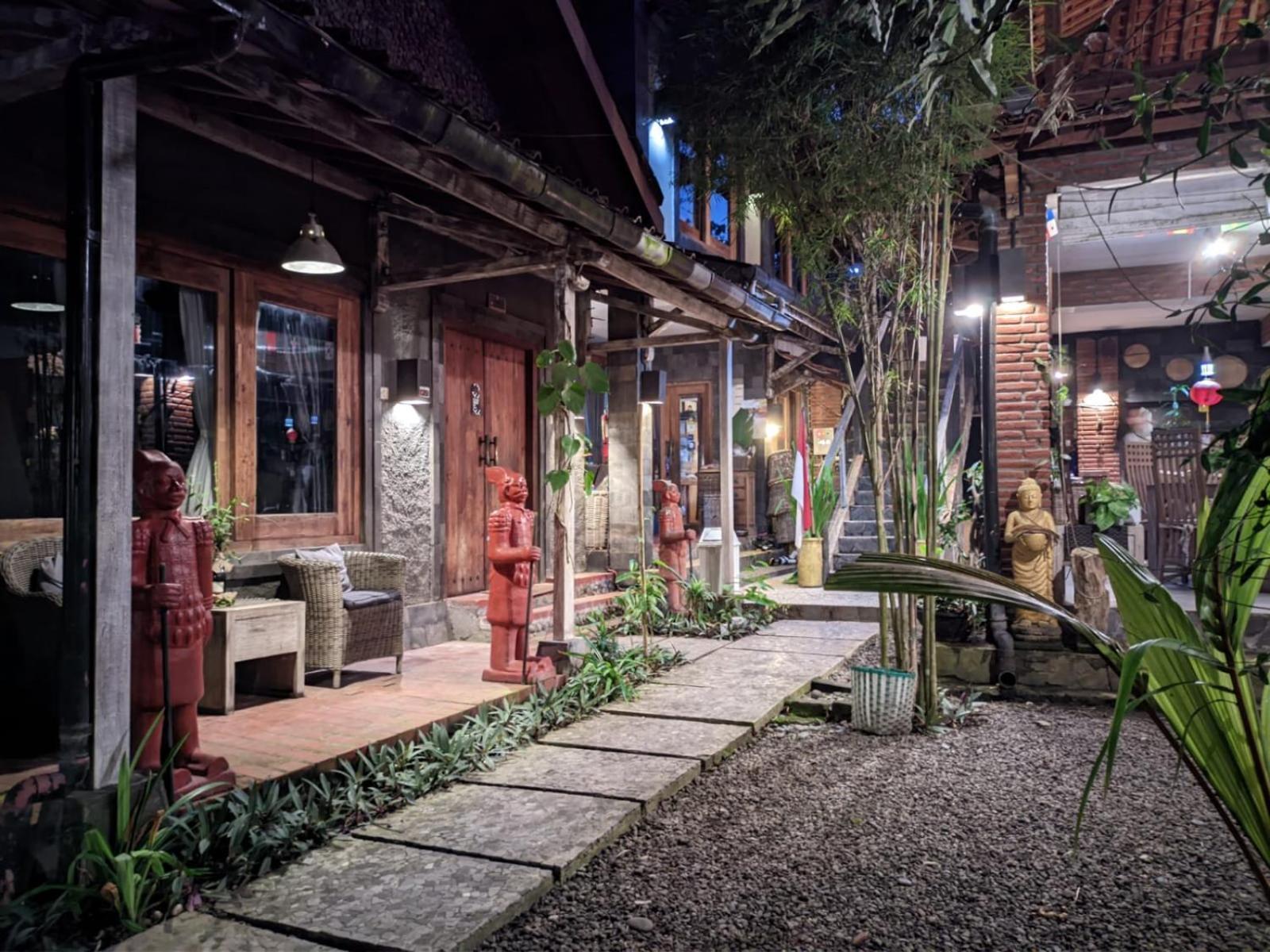 Astuti Gallery Homestay Yogyakarta Exteriér fotografie