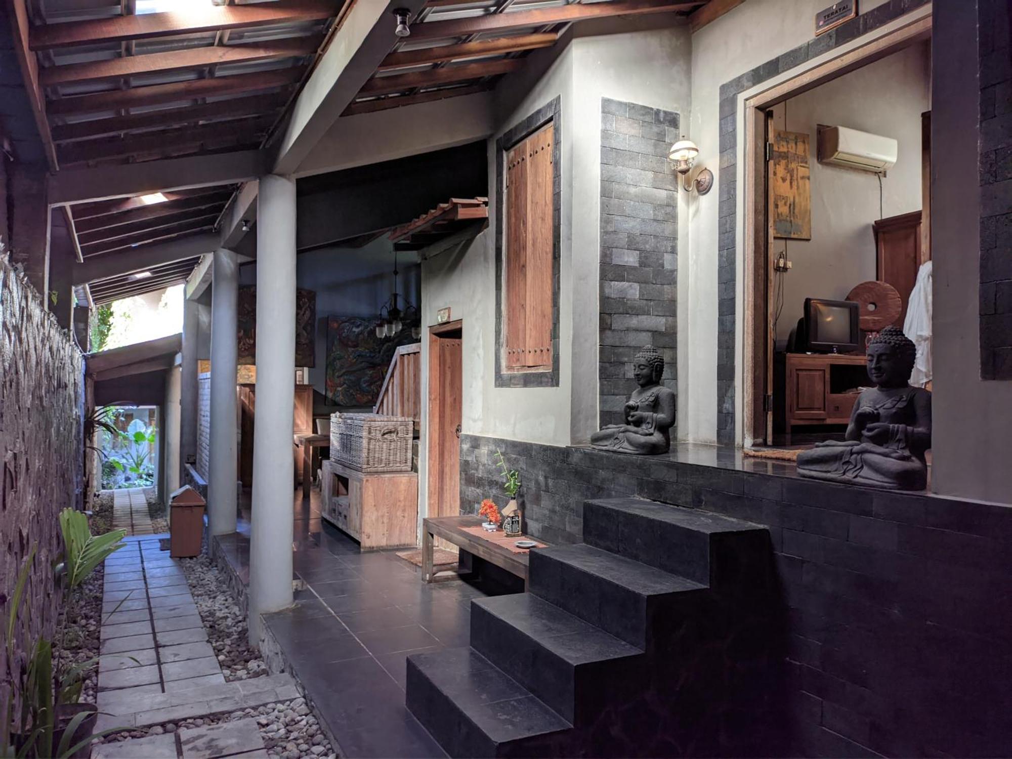 Astuti Gallery Homestay Yogyakarta Exteriér fotografie